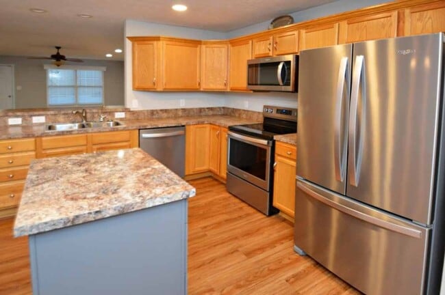 Building Photo - 226 Duncraig Dr