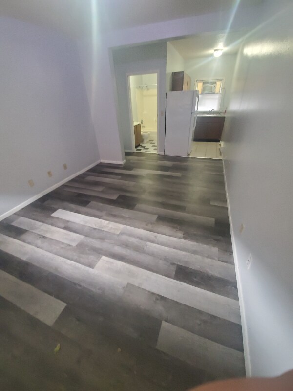 Building Photo - 1315 4th St S