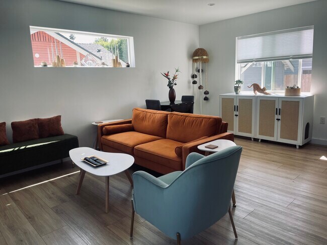 Foto del edificio - 5323 Templeton St