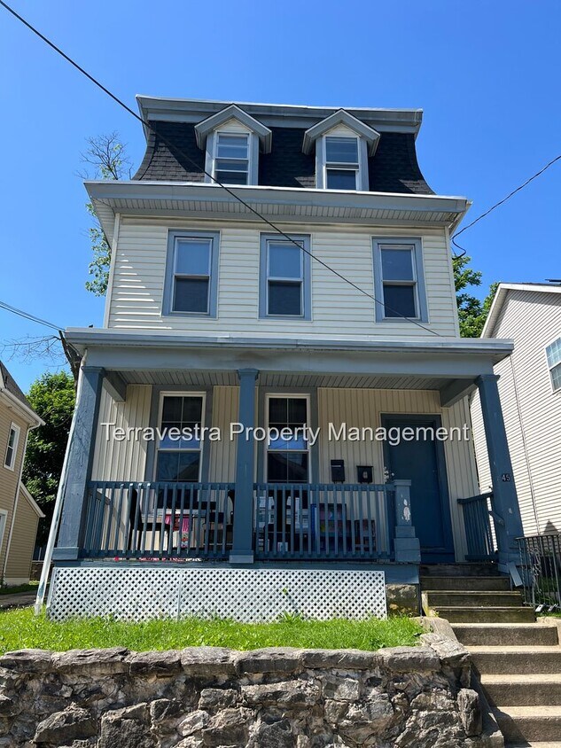 45 Hopkins St Unit APT B, Woodbury, NJ 08096 Room for Rent in