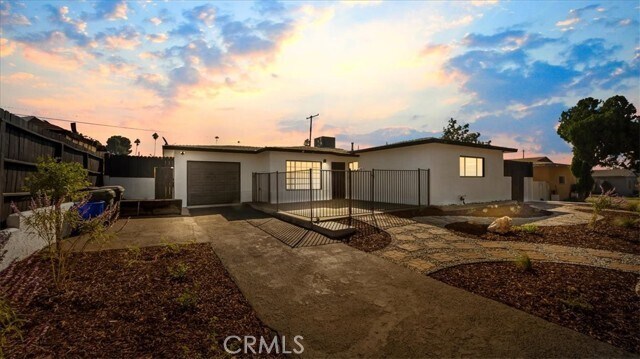 Foto principal - 5549 Bonnie St