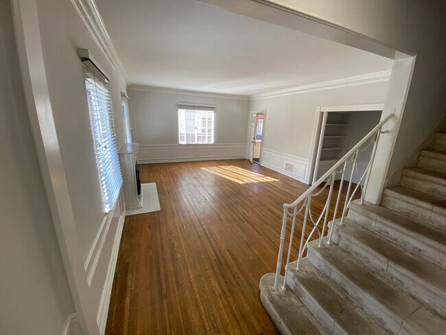 Foto del edificio - 144 S Camden Dr