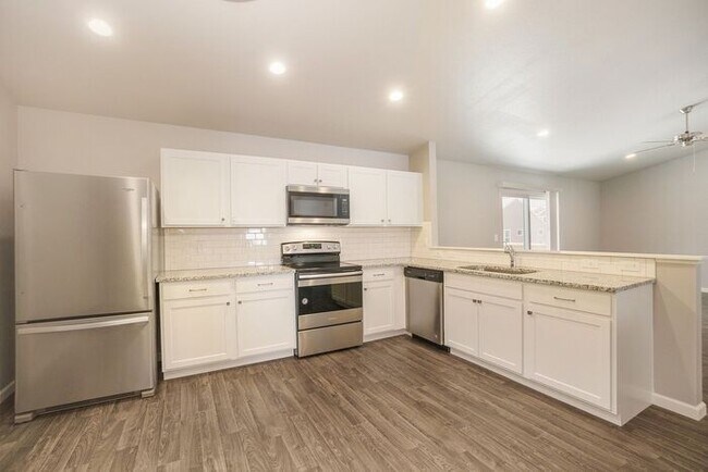 Foto del edificio - 8208 W Sturtevant Ave