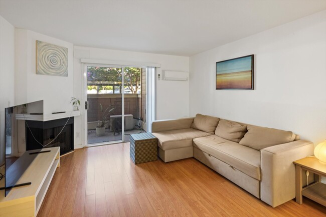 Foto del edificio - 2702 Somerset Park Cir