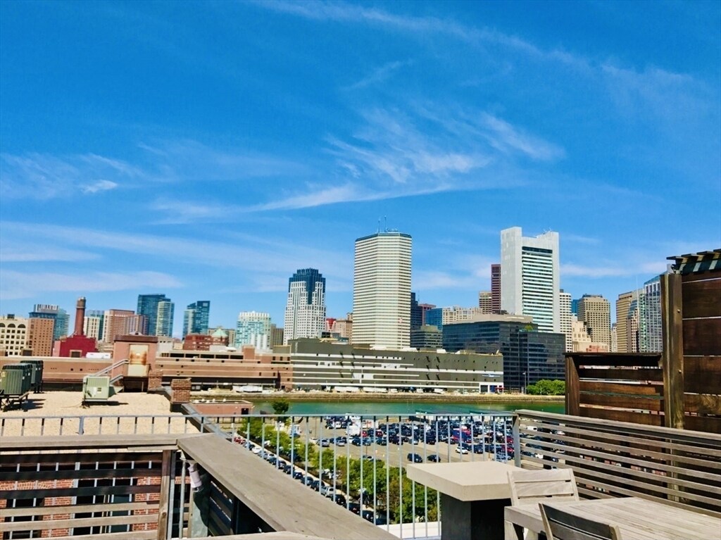 Primary Photo - 35 Channel Center St