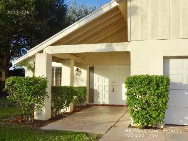Primary Photo - 1211 Wyndcliff Dr