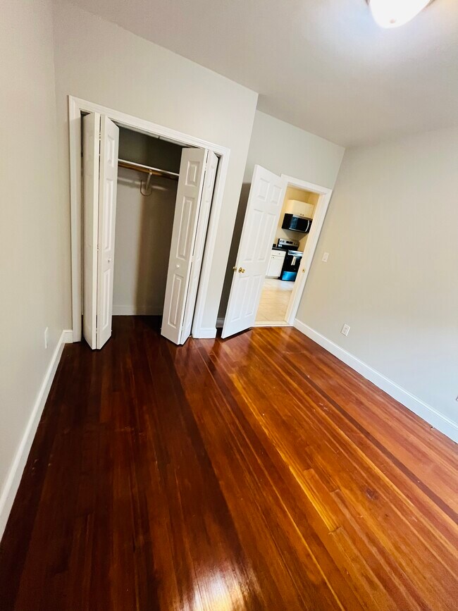 Foto del edificio - 545 Heath St