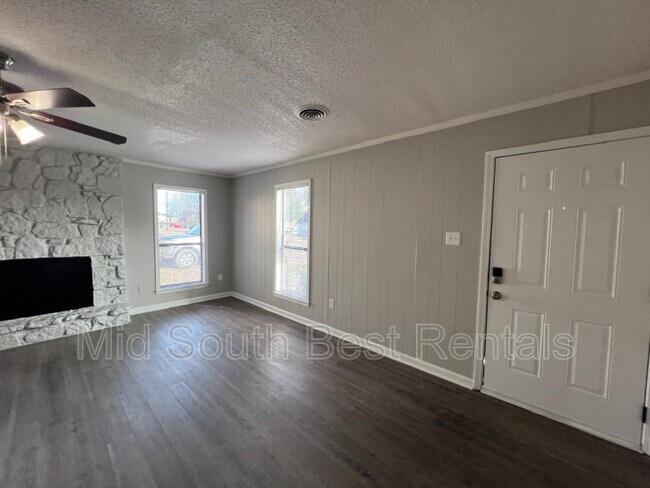 Building Photo - 3190 Aquarius Ave