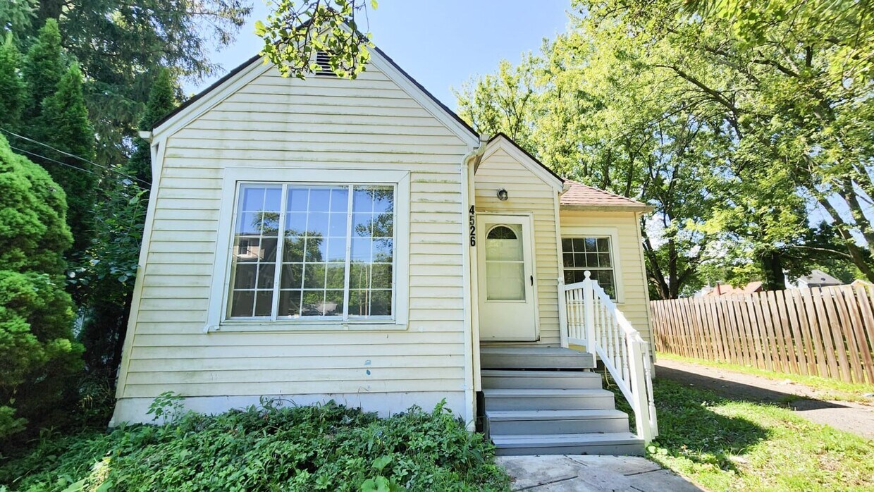 Primary Photo - Adorable 3 bedroom, 2 single family