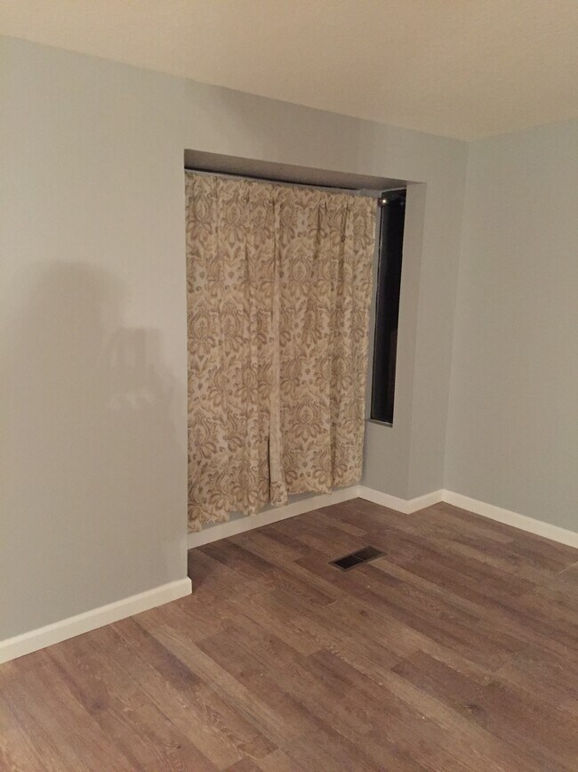 Building Photo - 2866 Springwood Dr