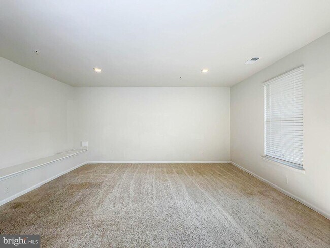 Building Photo - 1713 Red Fox Trl