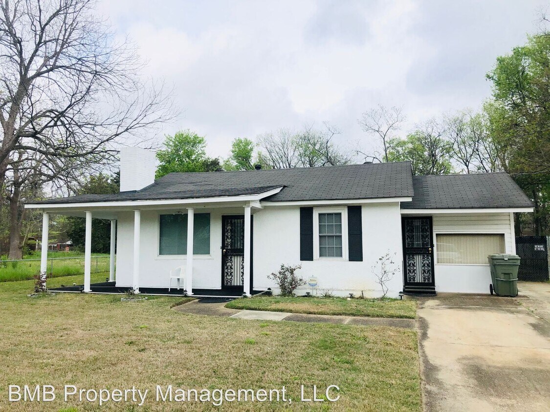Primary Photo - 3 br, 1 bath House - 7 E Woodland Drive