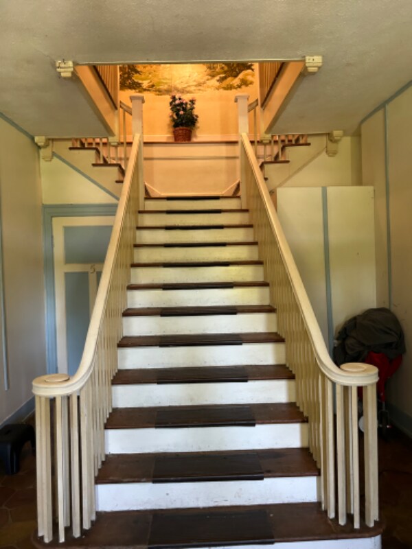 Building Photo - 713 Chestnut Ave