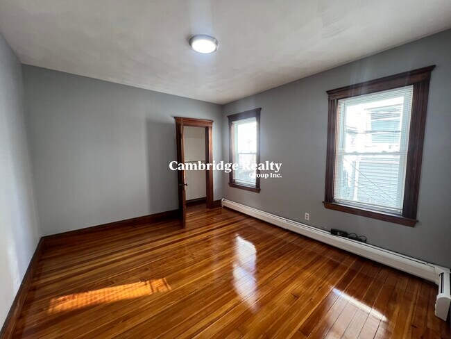Building Photo - 308 Spring St