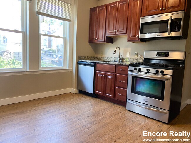 Building Photo - 8-8 Sunset St