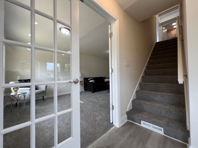 Building Photo - 237 Krouser Dr