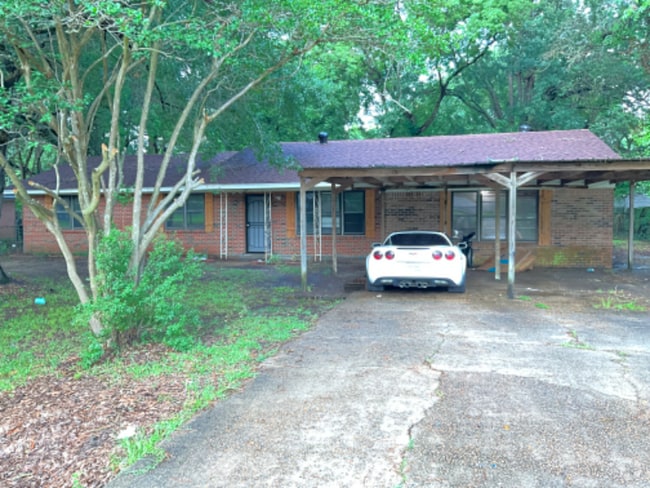 Building Photo - 304 Beasley St