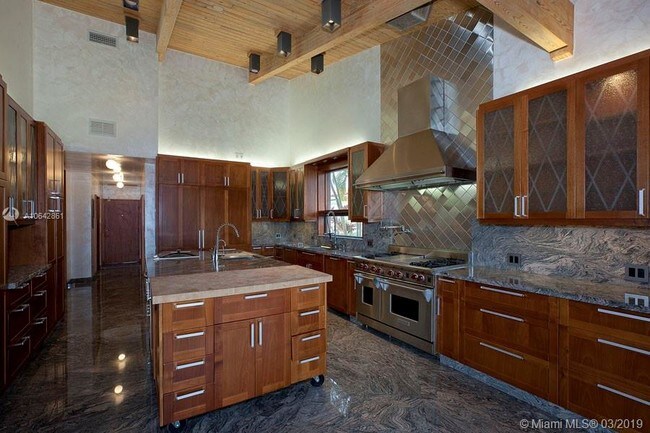 Building Photo - 471 Alamanda Dr