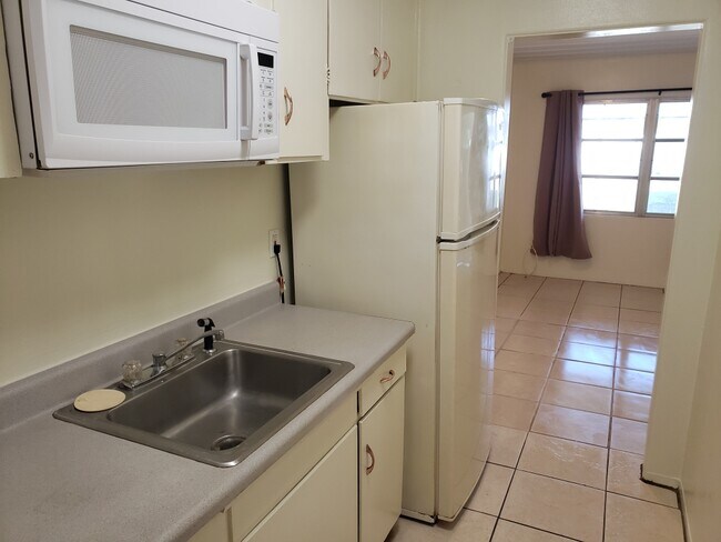 Foto del edificio - 2428 S Lake Letta Dr