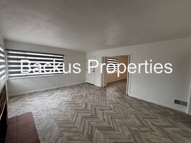 Foto del edificio - Wonderful three bedroom home in Monterey