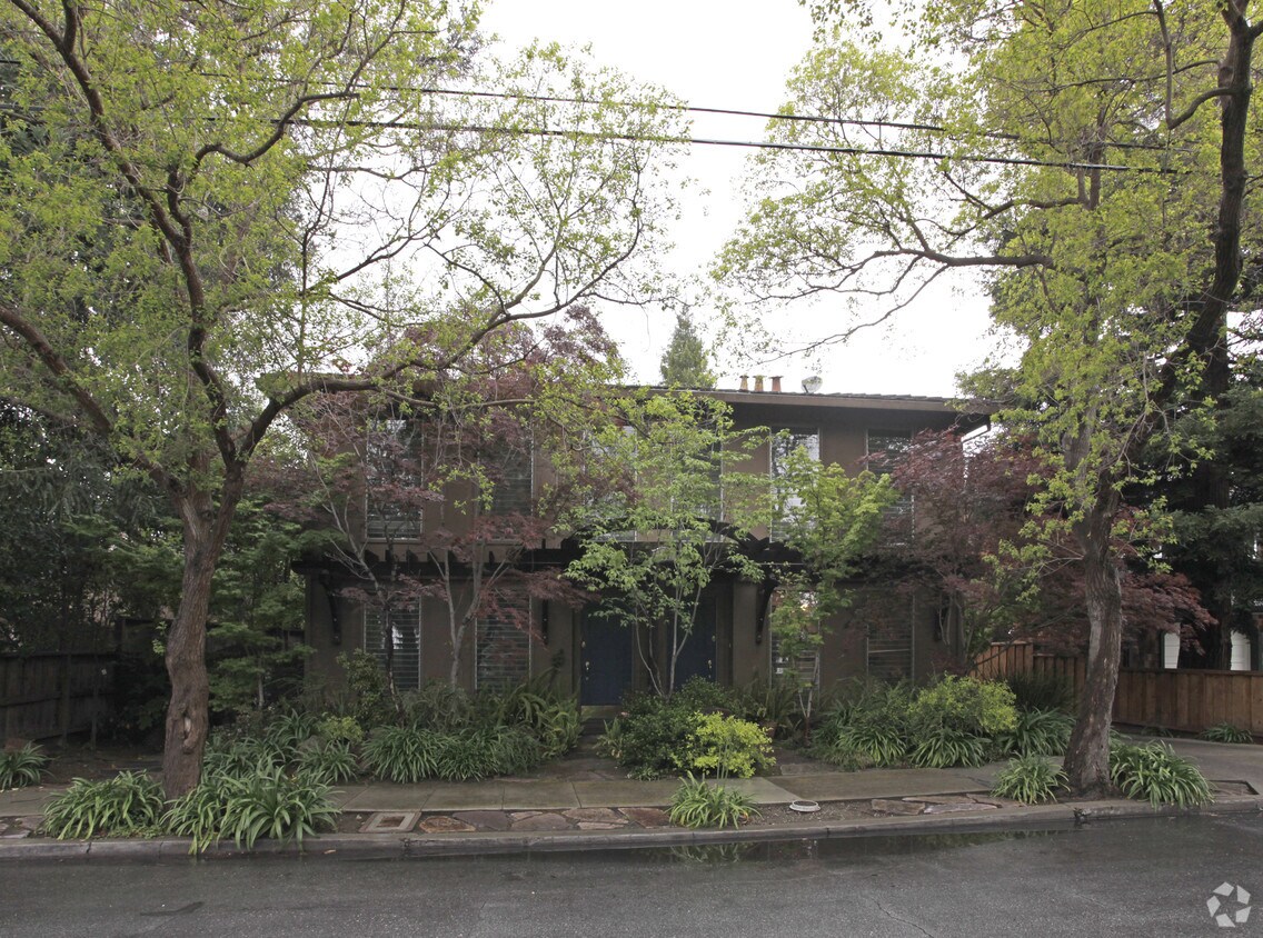 Foto del edificio - 331 Poe St
