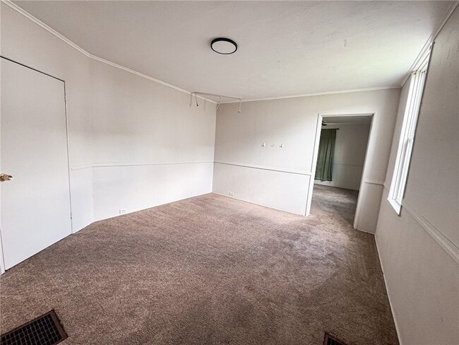 Building Photo - 310 27th St