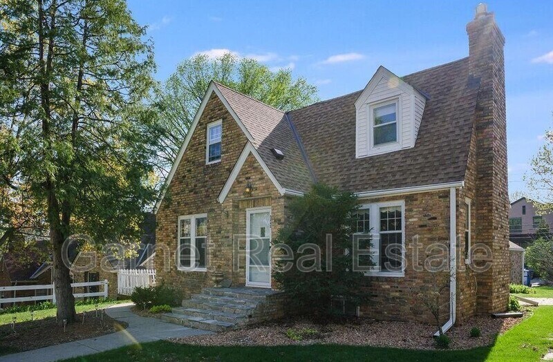 Foto principal - 5440 11th Ave S