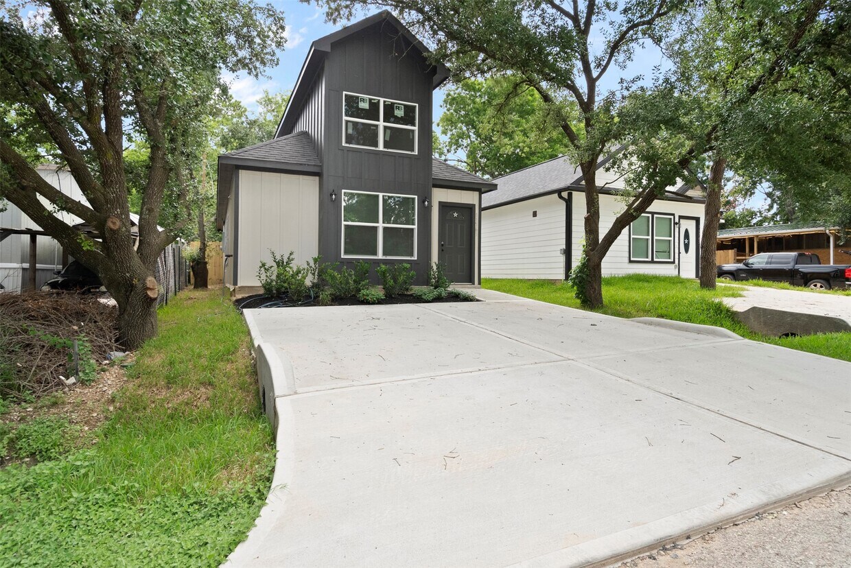 Foto principal - 11763 White Cedar St