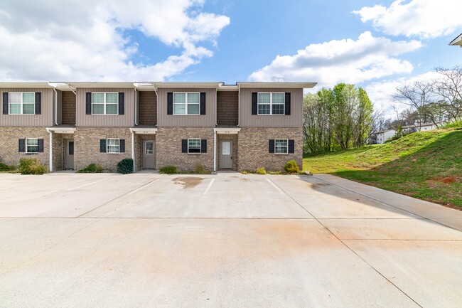 Photo - 910 Warrior Hill Dr Townhome