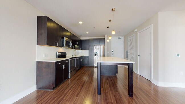Interior Photo - Channel Mission Bay