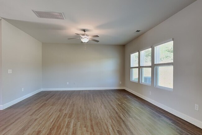 Foto del edificio - 3490 Landshire View Lane