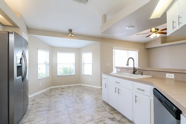 Building Photo - 1621 Papoose Way