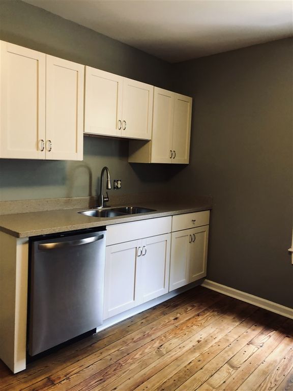 Building Photo - 3 Bed / 2 Bath Duplex Available 7/20