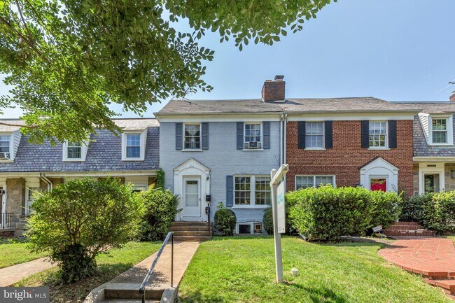 Foto del edificio - 1710 37th St NW