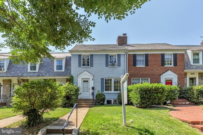 Building Photo - 1710 37th St NW
