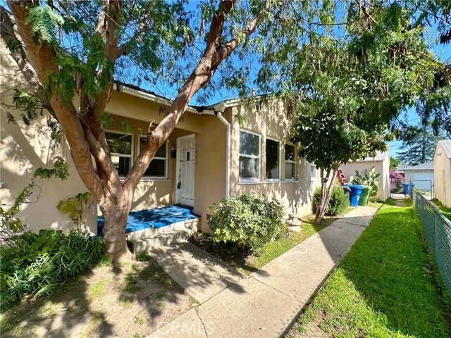 Foto del edificio - 7452 Woodley Ave