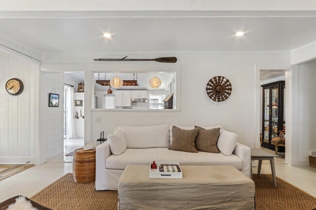 Foto del edificio - 303 Bay View Ave