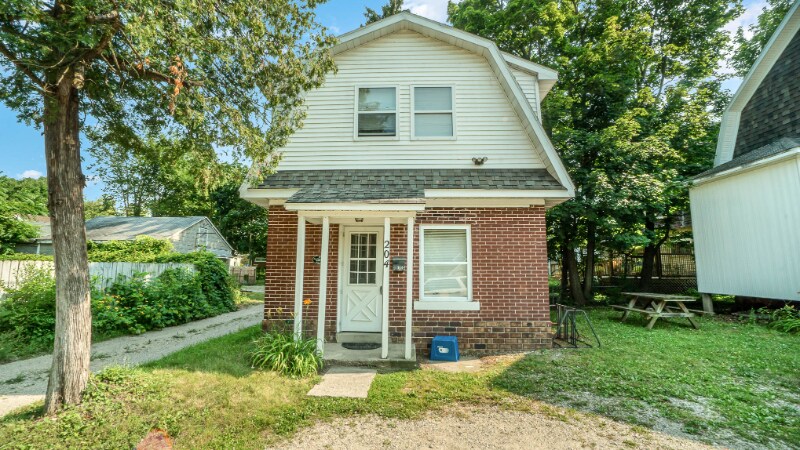 Foto principal - 204 Cherry St
