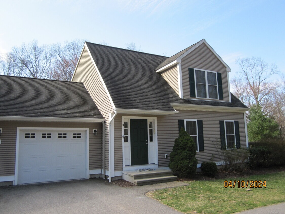 Primary Photo - 71 Mott Ln