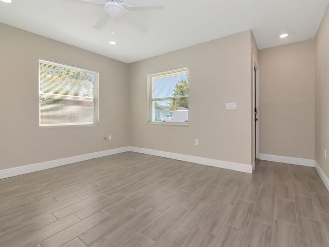 Foto del edificio - Stunning Newly Renovated 3-Bedroom, 2-Bath Duplex in Prime Bradenton Location!
