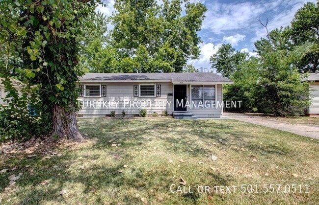 Building Photo - 713 Ellen Dr