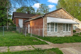 Building Photo - 7135 Woodrow Ave