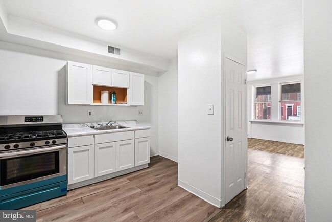 Building Photo - 864 N 42nd St