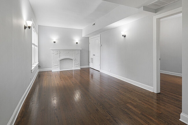 Foto del edificio - 1106 W Glenlake Ave