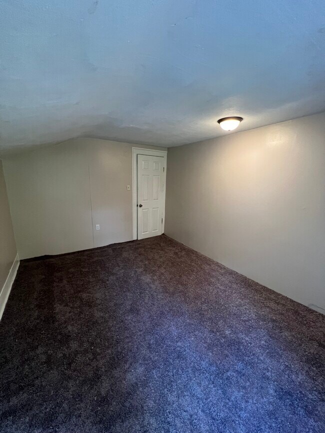 2nd Bedroom - 405 Oneida St