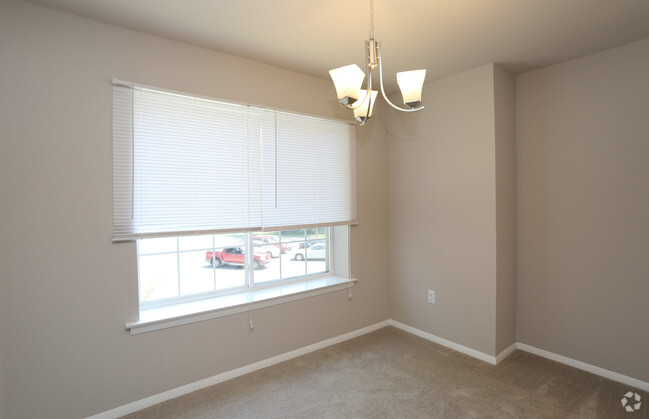 Dining Room - Creekside North Apartments