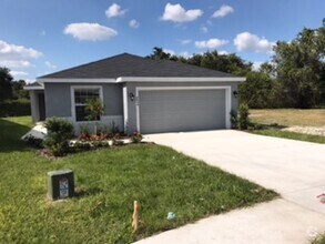 Building Photo - 4844 Summerfield Cir