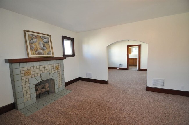 Building Photo - 48 Pleasant Ridge Ave