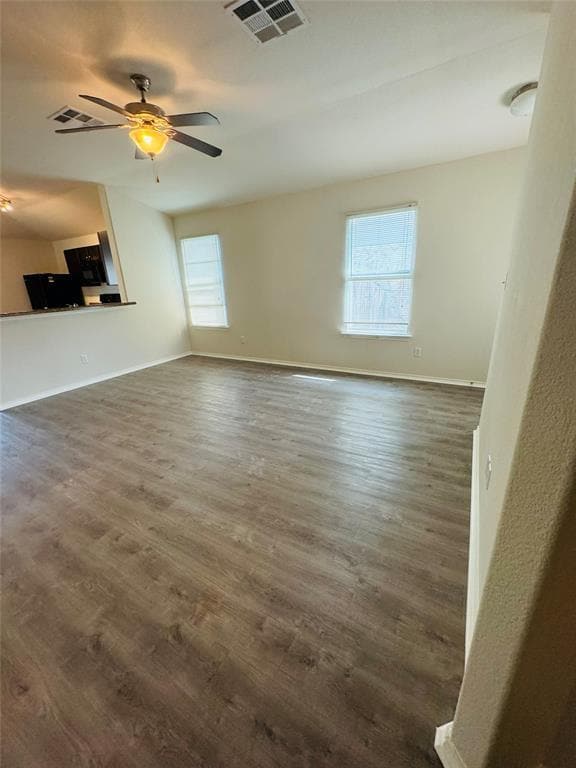 Foto del edificio - 155 Dragon Ridge Rd