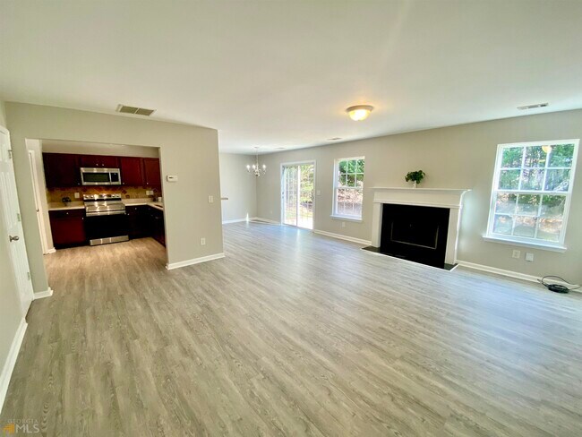 Building Photo - 2780 Mayfair Dr